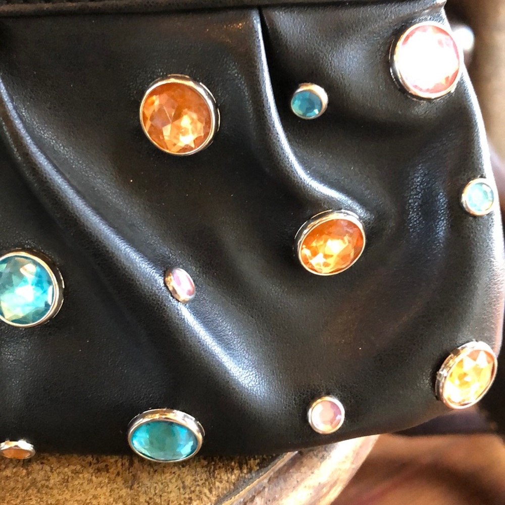 Candie’s - Picture 4 of 5